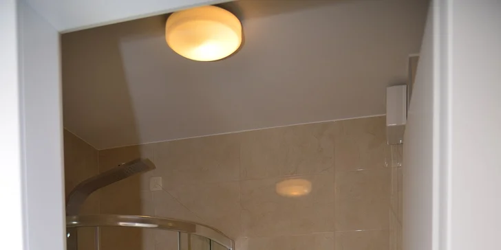 7 nocí s polpenziou na Makarskej: nový hotel v bezprostrednej blízkosti mora