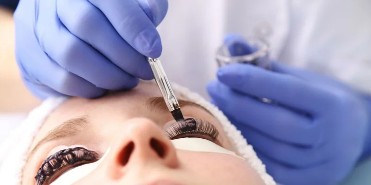 Ošetrenie pleti s masážou, anti-age procedúra alebo lashlift