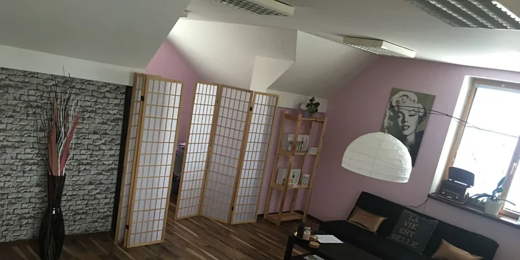 Vyplnenie vrások botoxom alebo kyselinou hyalurónovou