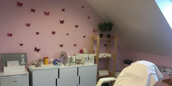 Vyplnenie vrások botoxom alebo kyselinou hyalurónovou