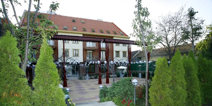 Relaxujte v druhom najväčšom meste Maďarska plnom histórie, kultúry a kúpeľov
