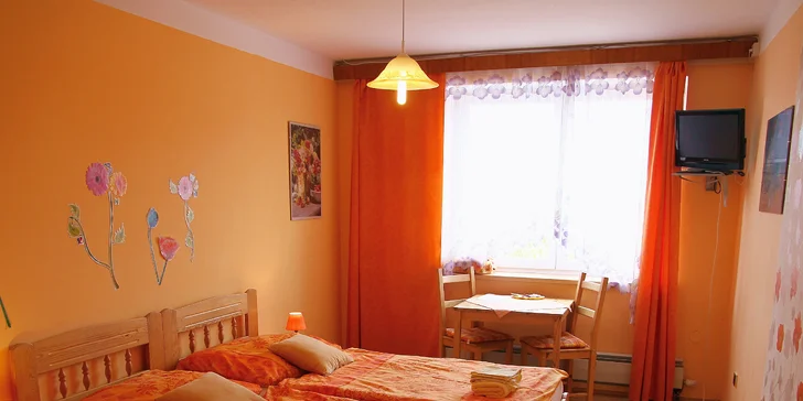 Romantická jar pre 2 v Českom Krumlove s raňajkami a fľašou sektu
