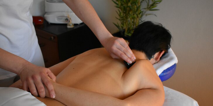 Celotelová masáž lávovými kameňmi alebo aromamasáž chrbta - v ponuke aj permanentka