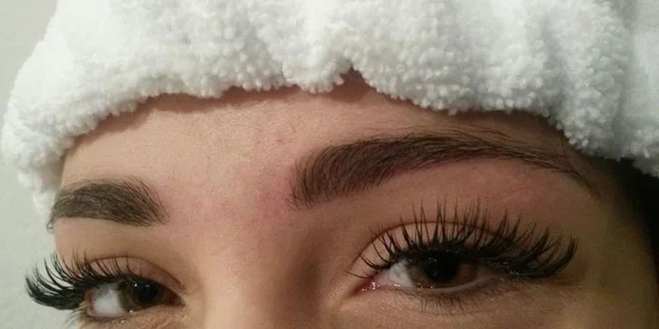Dokonalý pohľad vďaka mihalniciam aplikovaným v Beauty Bare