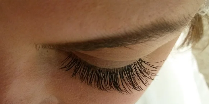 Dokonalý pohľad vďaka mihalniciam aplikovaným v Beauty Bare