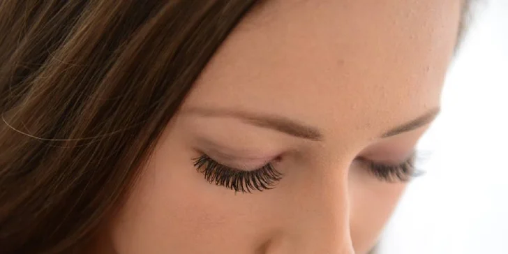 Dokonalý pohľad vďaka mihalniciam aplikovaným v Beauty Bare