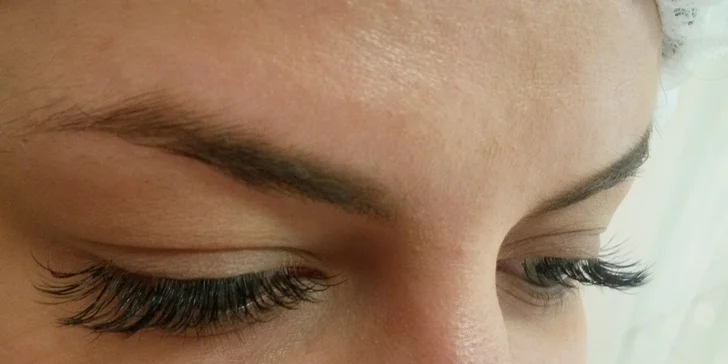 Dokonalý pohľad vďaka mihalniciam aplikovaným v Beauty Bare