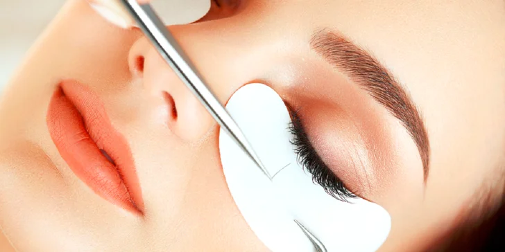 Dokonalý pohľad vďaka mihalniciam aplikovaným v Beauty Bare