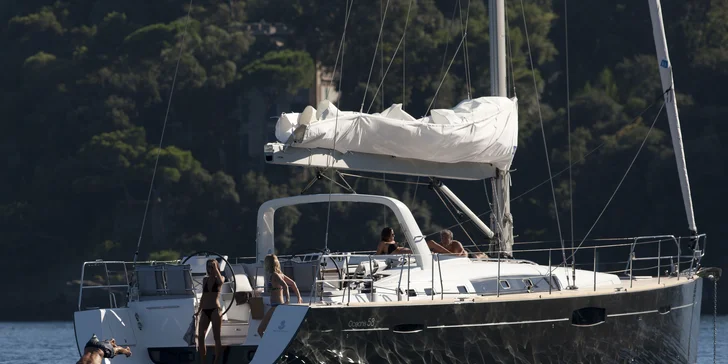 Plavba Luxusnou plachetnicou Queen Axiera