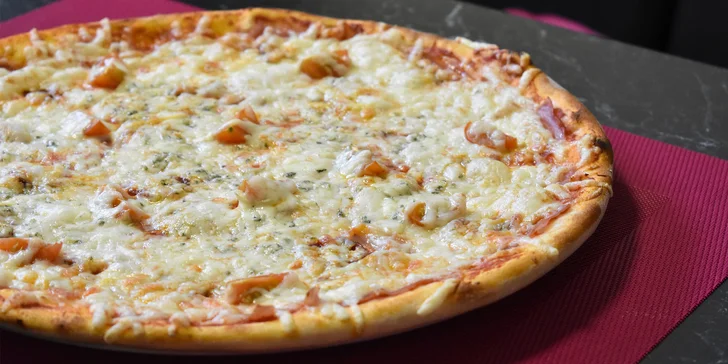 Poctivá pizza v Sabotage pube a nápoj