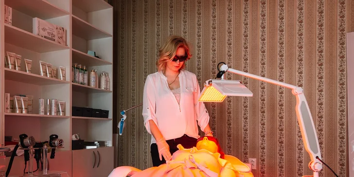 Diamantová dermabrázia či fotónová LED terapia