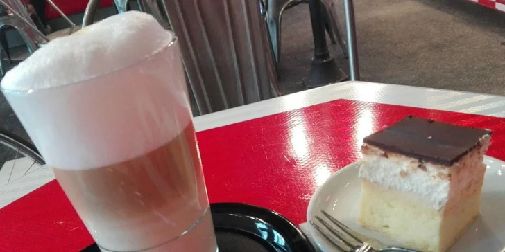 Káva a koláč podľa vlastného výberu