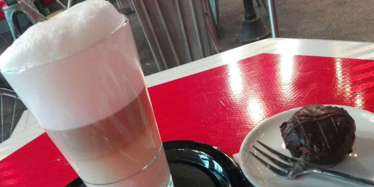 Káva a koláč podľa vlastného výberu