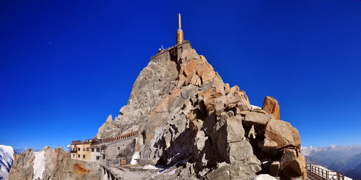 Čaro švajčiarskych Álp, Rýnskych vodopádov, čokolády, hodiniek a luxusu