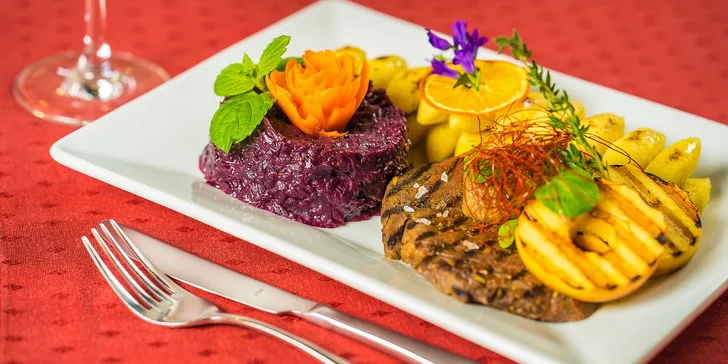 Marinovaný jelení steak v reštaurácii Pracháreň
