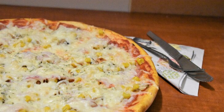 Poctivá pizza v Sabotage pube a nápoj