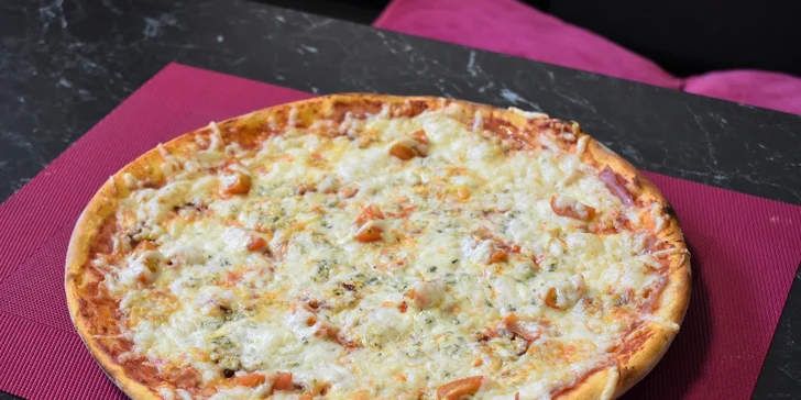 Poctivá pizza v Sabotage pube a nápoj