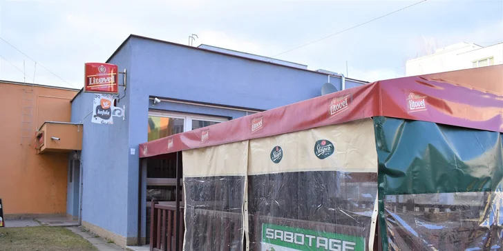 Poctivá pizza v Sabotage pube a nápoj