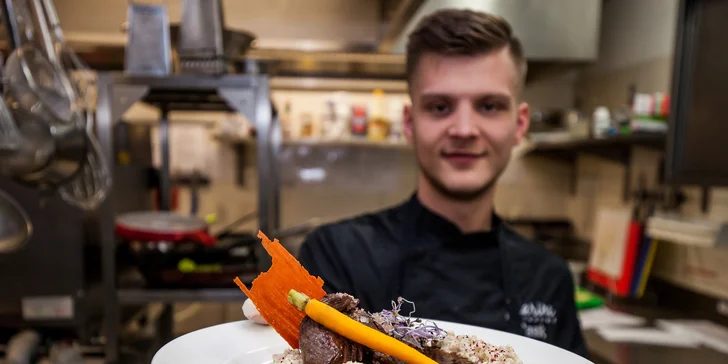 Hovädzí steak zo sviečkovice s redukciou zo sliviek
