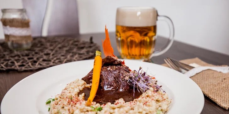 Hovädzí steak zo sviečkovice s redukciou zo sliviek