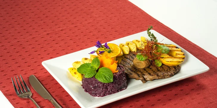 Marinovaný jelení steak v reštaurácii Pracháreň