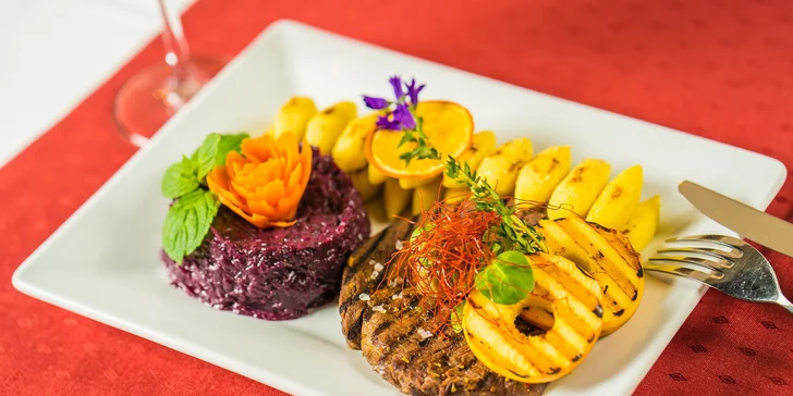 Marinovaný jelení steak v reštaurácii Pracháreň