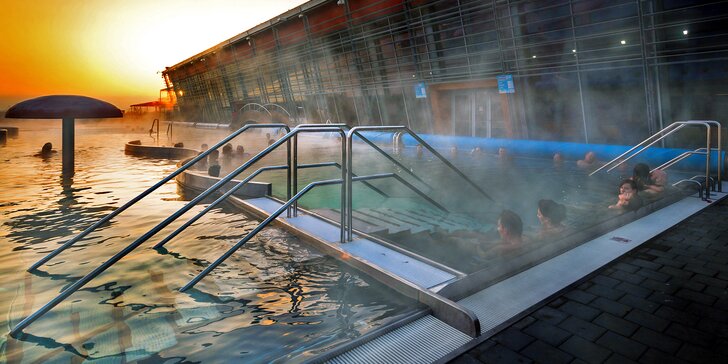 Jar v Aqualand Moravia: celý deň v bazénoch i sírny kúpeľ alebo 7D kino