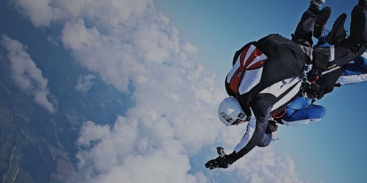 Tandemový zoskok z výšky 3000 metrov + Handycam HD video
