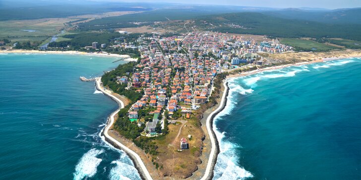 Dovolenka v Bulharsku: penzión na skok od 2 pláží, obojsmerná letenka z KE alebo BA v cene