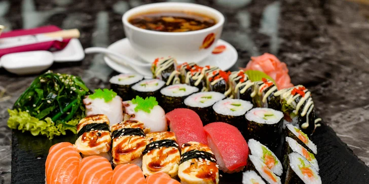 Sushi menu s ostrokyslou polievkou pre 1 alebo 2 osoby