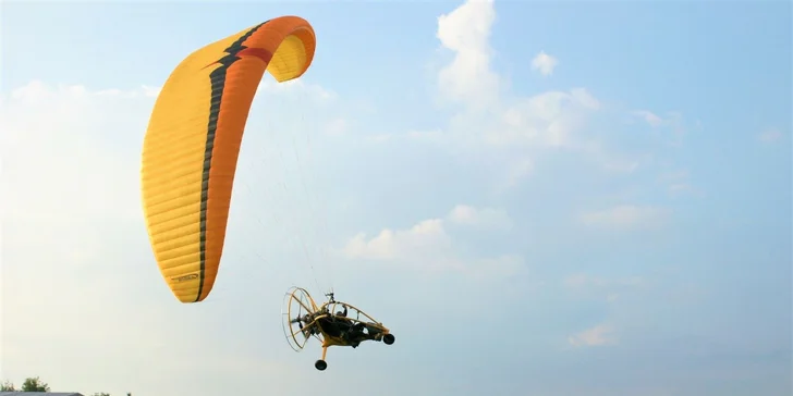 Motorový tandem paragliding pri Bratislave