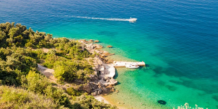 Dovolenka plná slnka, mora a histórie v hoteli na ostrove Rab blízko pláže