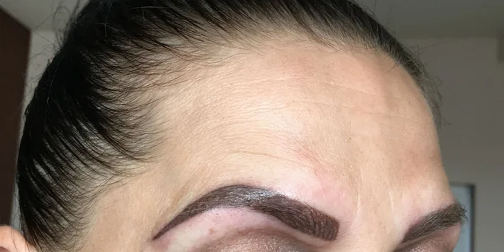 Microblading či permanentný make-up obočia