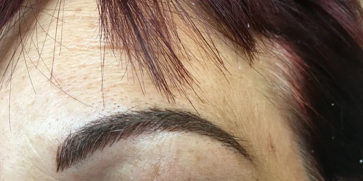 Microblading či permanentný make-up obočia