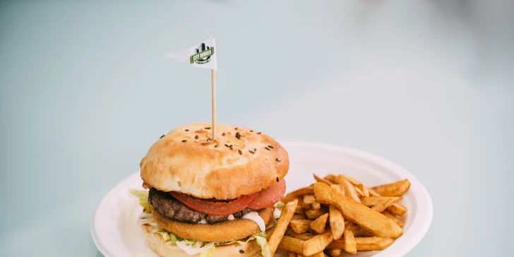 Tri druhy šťavnatých burgerov v nových priestoroch City Burger