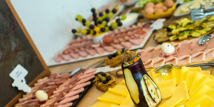 Dovolenka na Makarskej so súkromnou plážou a výhľadom na more!