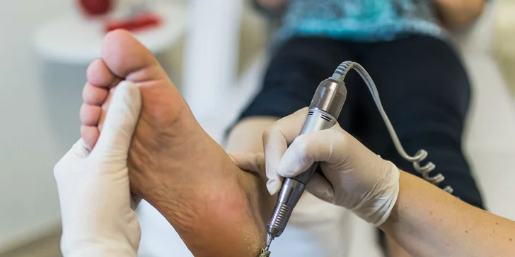 Mokrá, suchá alebo kombinovaná pedikúra