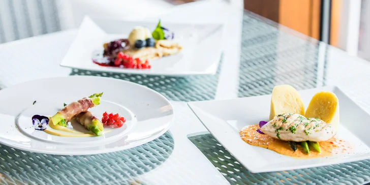 Romantická 3-chodová večera s wellness pre 2 osoby