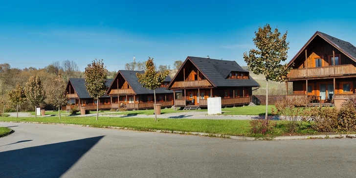 Komfortné drevenice pre 6 osôb + aktivity a wellness v rámci areálu Sojka Resortu neďaleko Bešeňovej