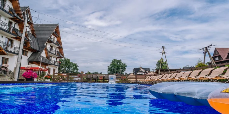 Bohatý wellness pobyt s polpenziou a s masážou v poľských Tatrách pre dvoch