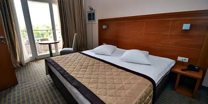 Leto na pobreží ostrova Pag v 4* hoteli s bazénom a polpenziou