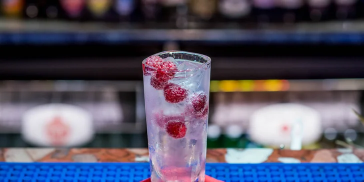 Miešané alko a nealko drinky v Metro kaviarni