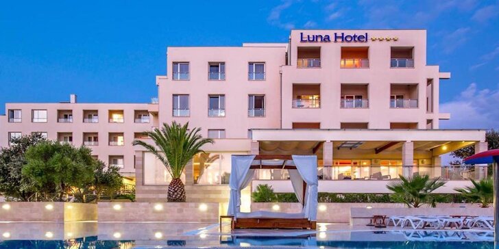 La Luna Island Hotel