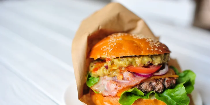 Guacamole alebo Potato burger s hranolčekmi - aj TAKE AWAY