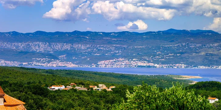 Leto na Crikvenickej riviére 70 m od pláže