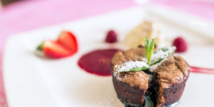 Gurmánske 3-chodové menu: batátový krém, mini kuriatko a tortička