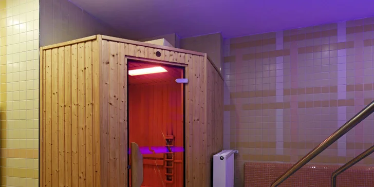 Romantika v centre Prahy: Privátny wellness a 3-chodové menu s fľašou vína