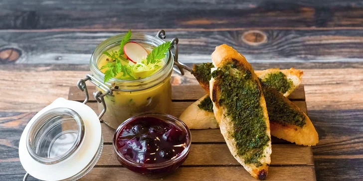 Romantika v centre Prahy: Privátny wellness a 3-chodové menu s fľašou vína