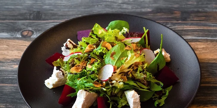 Romantika v centre Prahy: Privátny wellness a 3-chodové menu s fľašou vína