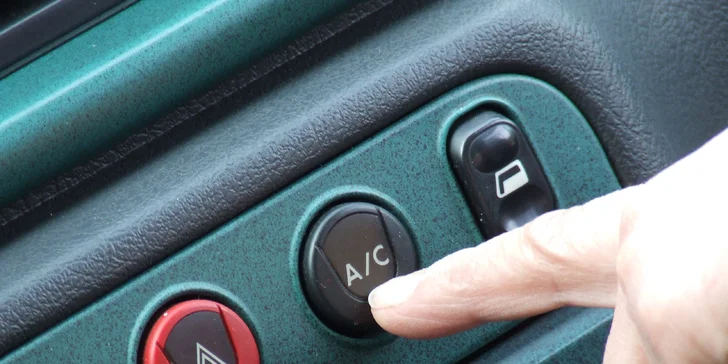 Dezinfekcia klimatizácie v autoservise Mesit